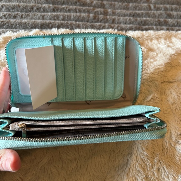 Thirty-one wallet NWT - Picture 2 of 5